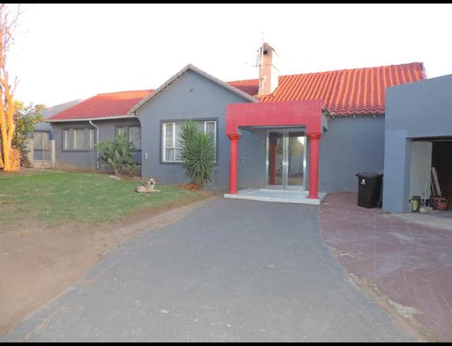 3 BEDROOM HOUSE FOR SALE IN BIRCH ACRES